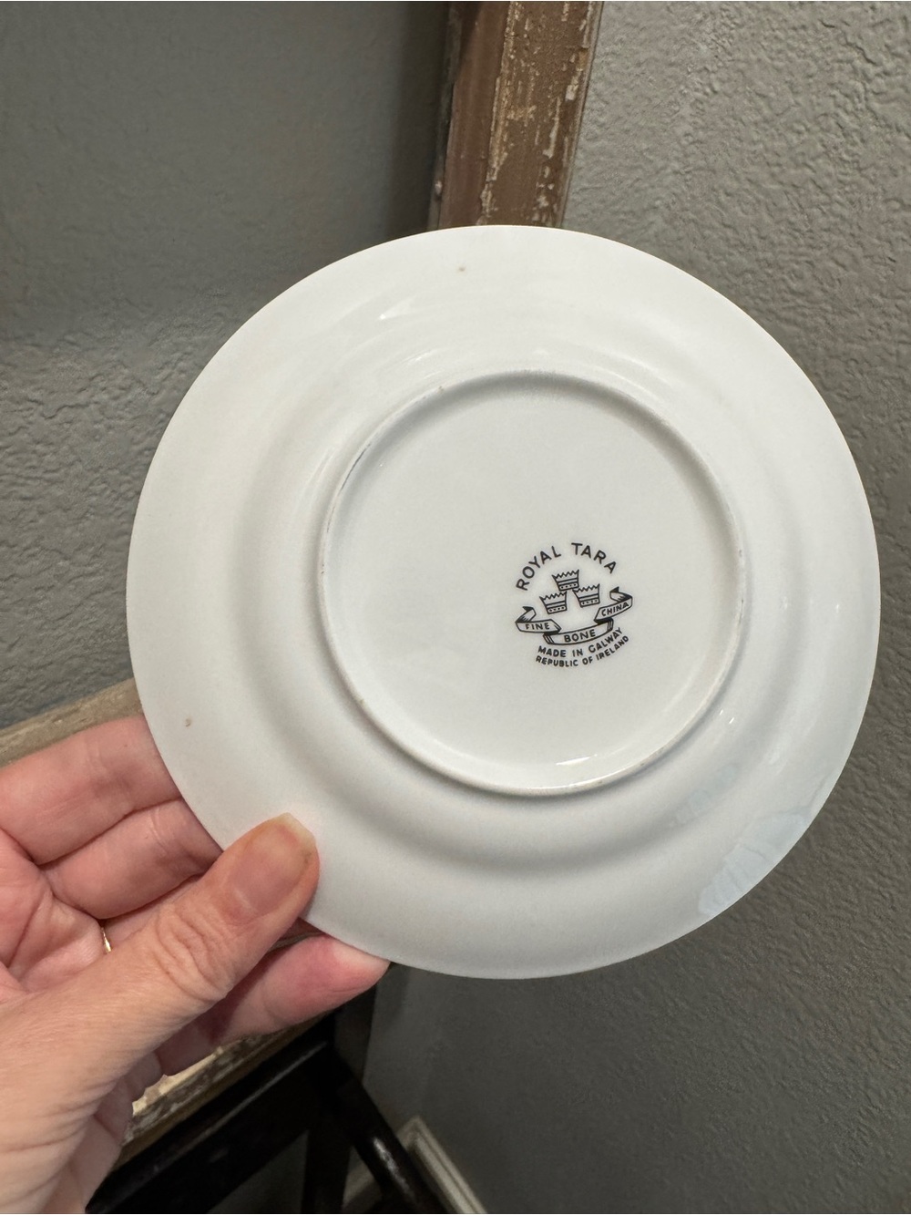Vintage Royal Tara Shamrock Ribbed Fluted plates - Picture 3 of 3